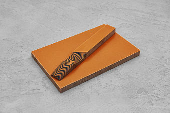 Саржевая микарта, плашка 130x80x8(+)мм черный ↔ оранжевый