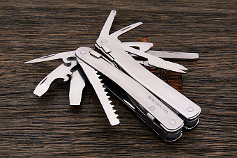 Мультитул SwissTool Spirit (27 функций)