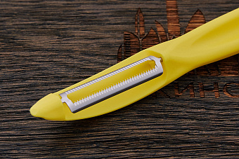 Овощечистка Victorinox, модель 7.6075, рукоять нейлон желтый