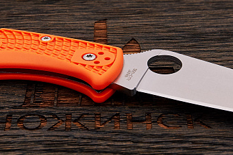 Складной нож Spyderco Endura 4, сталь VG-10, рукоять термопластик оранжевый
