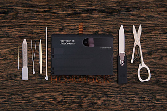 Дорожный маникюрный набор Victorinox черный