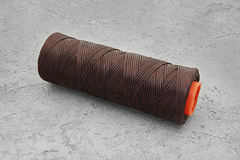 Нить вощеная 1,0мм. Гамма-3 (черно-коричневая)