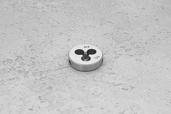 Плашка правая HSS М4х0,7мм