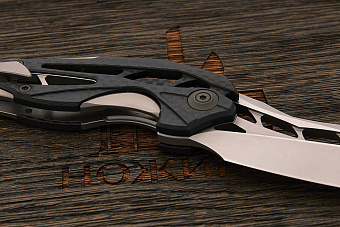 Складной нож We Knife Arrakis, сталь M390, рукоять карбон/титан черно-стальной