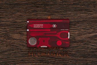 Дорожный маникюрный набор Victorinox красный