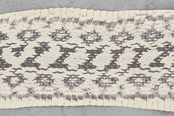 Кожа змеи 1000×80-100мм (пёстрая матовая)