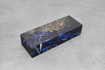 Гибрид из акрила и стабилизированной древесины, блок 131×47×28мм Т19