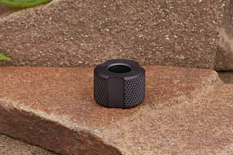 Титановая бусина на темляк «Гайка» черный