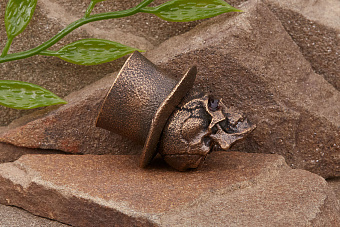 Бусина на темляк «Череп в шляпе»